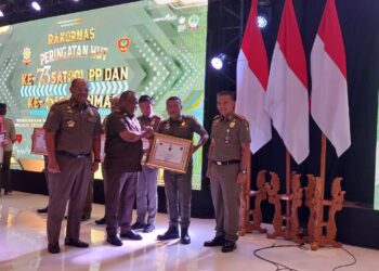Satpol PP Tangerang Selatan Raih Penghargaan Karya Bakti dari Kemendagri