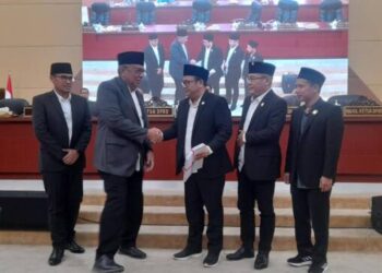 Serahkan LKPj Kota Tangsel TA 2022, Benyamin Davnie: Laju Pertumbuhan Ekonomi di 2022 Capai 5,82 %
