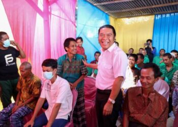 Pj Gubernur Banten Tinjau Pelayanan Kesehatan Gratis RSUD Banten di Yayasan Bani Syifa Cikeusal