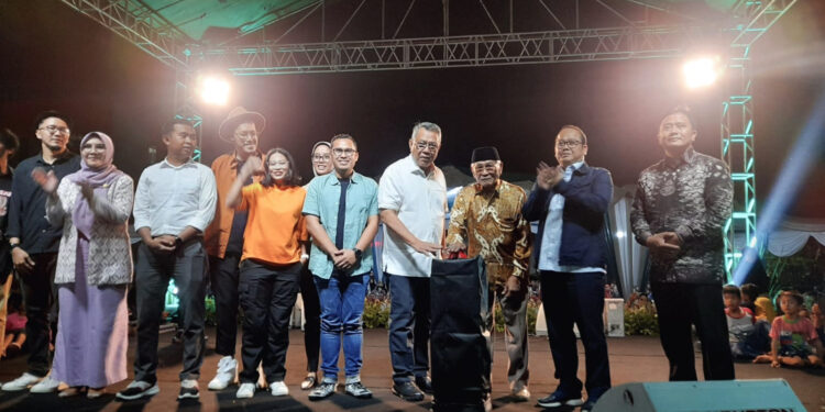 Wali Kota Tangerang Selatan Resmikan Alun-alun Pamulang, Disambut Antusias Ribuan Warga