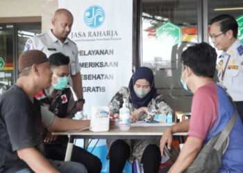 Sopir dan Kondektur Bus di Kabupaten Tangerang Jalani Tes Urine