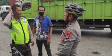 Polisi Bersepeda Sapa Pemudik di Rest Area KM 13,5 Tangerang-Merak