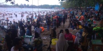 Pengunjung Wisata Pantai Anyer-Cinangka Meningkat 30 Persen