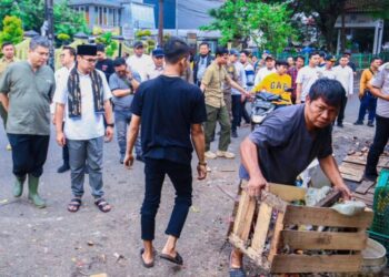 Pilar Saga Ichsan Turun Langsung Tertibkan Pedagang di Area Pasar Ciputat