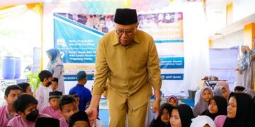 Benyamin Davnie Semangati Anak-anak Yatim Agar Terus Belajar