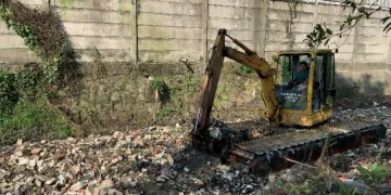 DBMSDA Kabupaten Tangerang Normalisasi 5 Titik Saluran Pembuang akibat Sedimentasi