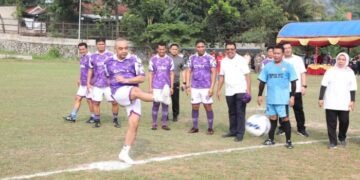 Bupati Tangerang Main Bola Lawan Buruh, Siapa Pemenangnya?