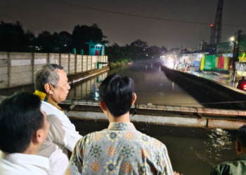 Wali Kota Tangsel Tinjau Kali Maharta Pastikan Tidak Ada Genangan - HALO BANTEN