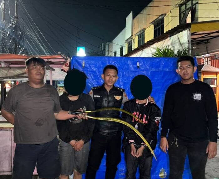 Polres Metro Tangerang Kota Tangkap Dua Remaja Saat Transaksi Senjata Tajam di Tangerang