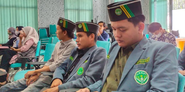 Sekretaris IPNU Faiz Zaki (Kanan), Ketua IPNU Rifqu Muzaki (Tengah)Dan Bendahara IPNU Alip Sandi (Kiri)