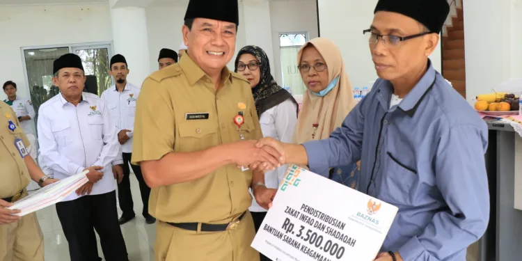 Baznas Kabupaten Tangerang Salurkan Zakat Peduli Pendidikan