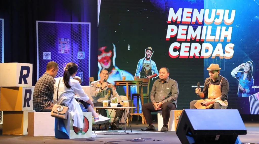 Menuju Pemilih Cerdas (foto:Karopenmas)