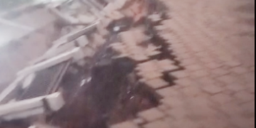 Pagar Tembok Kantor Kelurahan Babakan Setu Ambruk - halo banten