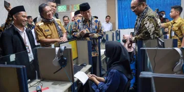 Pj Gubernur Al Muktabar Dampingi Menag Yaqut Cholil Qoumas Monitoring Seleksi UM PTKIN