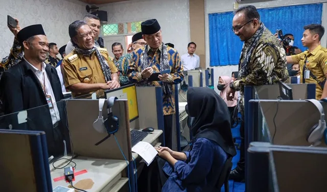 Pj Gubernur Al Muktabar Dampingi Menag Yaqut Cholil Qoumas