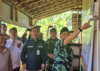 Bukti Negara Hadir, PLN Sambung Listrik Gratis ke 264 Keluarga Kurang Mampu di Majalengka Jawa Barat