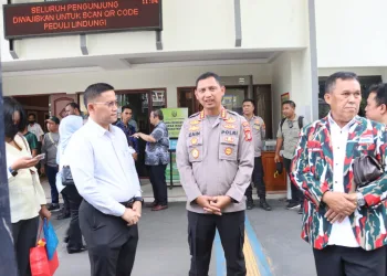 Polisi Amankan Aksi Demo Praperadilan Tersangka Pemalsuan Tanah Sutrisno Lukito di PN Tangerang – HALO BANTEN