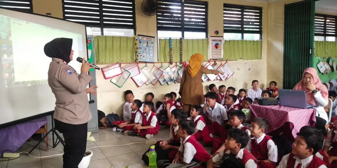 Polisi Edukasi Siswa SD di Tangerang Soal Medsos, Bullying dan Narkoba