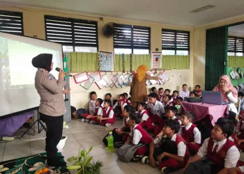 Polisi Edukasi Siswa SD di Tangerang Soal Medsos, Bullying dan Narkoba