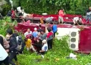 Bus Rombongan Warga Tangsel Jatuh ke Tebing di Obyek Wisata Guci Tegal