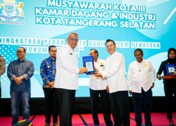 Benyamin Davnie Buka Mukota ke-III Kadin Tangsel
