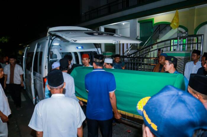 Pilar Saga Ichsan Sambut Kedatangan Jenazah Korban Kecelakaan Bus di Guci Tegal