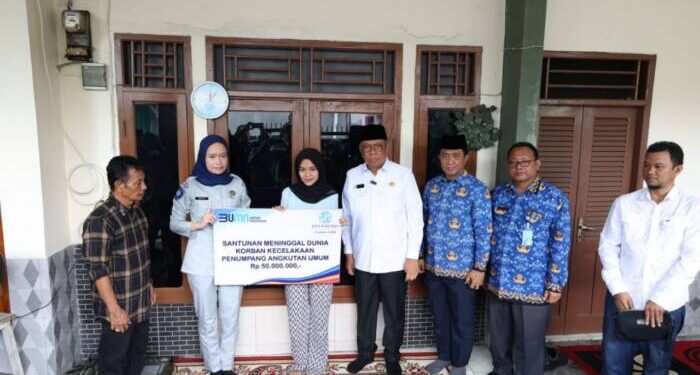 Wali Kota Tangsel Serahkan Santunan Kematian dari Jasa Raharja Kepada Korban Kecelakaan Bus di Wisata Guci Tegal – HALO BANTEN