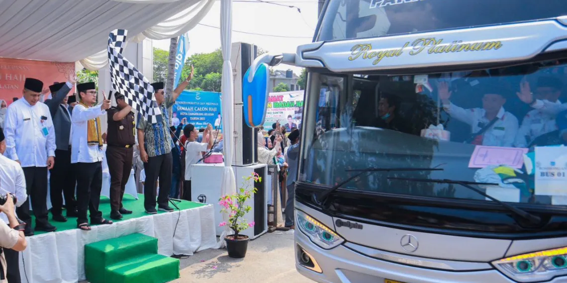 385 Jemaah Calon Haji Asal Tangsel Diberangkatkan ke Tanah Suci Mekkah