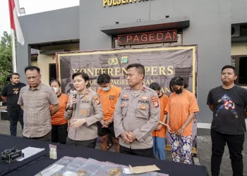 Enam Penjual Emas Palsu Diringkus Polisi Usai Beraksi di Mall di Tangerang