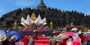 Perayaan Waisak di Taman Wisata Candi Borobudur