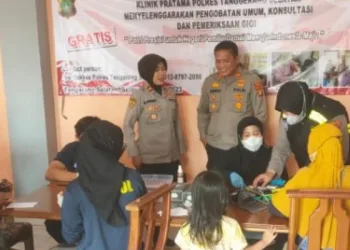 Jelang Hari Bhayangkara Ke – 77, Polres Tangsel Gelar Bakti Kesehatan di Pesantren Nurul Ihsan Momonggor Keranggan