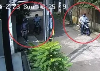 Terekam CCTV, Kawanan Maling Bobol Rumah Kosong di Tangerang Selatan