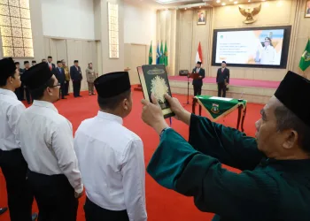 Al Muktabar Lantik 56 Pejabat Fungsional dan 34 Pegawai Negeri Pemprov Banten