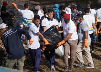 Ribuan Pegawai PLN Group Bersihkan Pantai dan Sungai Serentak Se-Indonesia