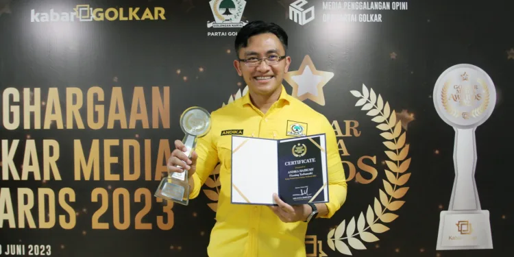 Sabet Gelar Politisi Terpopuler