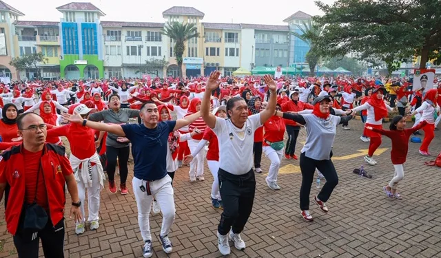 Komite Olahraga Rekreasi Masyarakat Indonesia (KORMI) Provinsi Banten di halaman parkir, CBD Mall, Ciledug, Kota Tangerang, Minggu (18/6/2023)