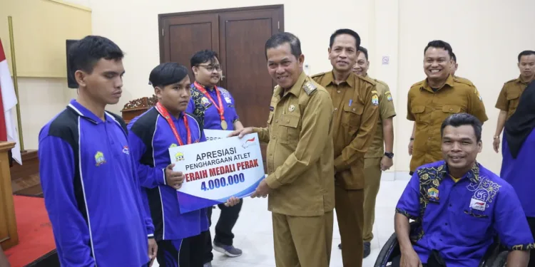 Walikota Serang, Syafrudin memberikan apresiasi kepada para atlet