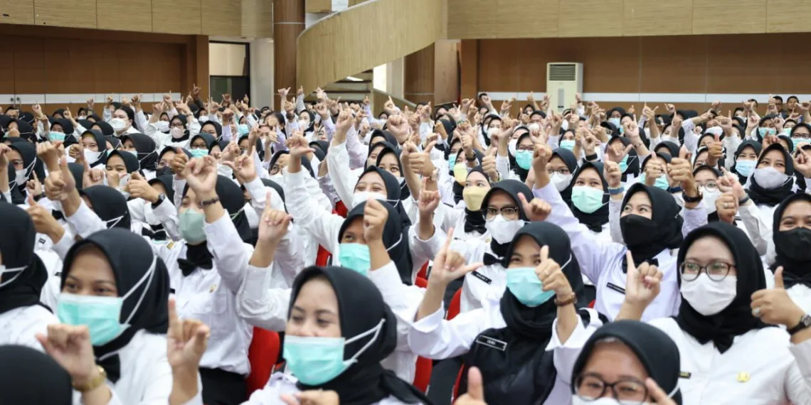 Wali Kota Tangsel Lantik 1.104 PPPK Tenaga Kesehatan