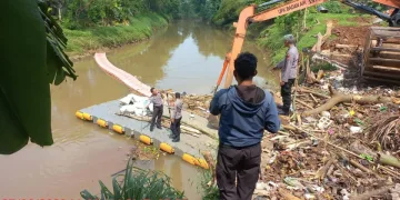 Pria Ditemukan Tewas di Kali Pesanggrahan, Diduga Kena Stroke
