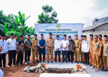Wali Kota Tangsel Letakan Batu Pertama Pembangunan Masjid An-Nashr di Cadas Mapar Setu