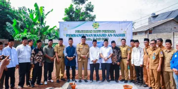 Wali Kota Tangsel Letakan Batu Pertama Pembangunan Masjid An-Nashr di Cadas Mapar Setu