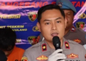 Lagi Beli Nasi Goreng, Tiga Pemuda di Pamulang Diserang Gerombolan Bersenjata Tajam, Jari Tangan Patah Terkena Samurai