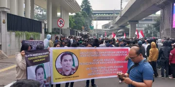 Masyarakat Peduli Lingkungan Menentang Reklamasi Pantai yang Dilakukan Oknum Kejaksaan