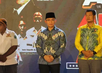 Andika Hazrumy Raih Penghargaan Tokoh Penggerak Koperasi Utama di Harkopnas 2023