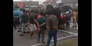 Kecelakaan Mobil Innova dan Mobil Tangki di Jalan Pahlawan Seribu, Serpong, 6 Orang Luka-Luka