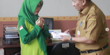 Pemda Pandeglang Berikan Bantuan Kepulangan Mahasiswa Kembar Lulusan Rusia