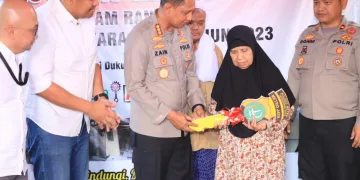 Bedah Rumah di Hari Bhayangkara ke-77, Polres Metro Tangerang Kota Serahkan Kunci Rumah