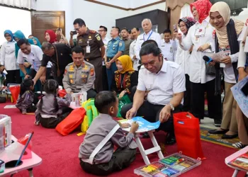 Pj Gubernur Banten Al Muktabar: Keluarga Berperan Penting Terhadap Tumbuh Kembang Anak