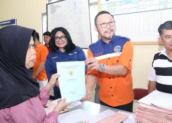 Serahkan 250 Sertipikat di Tugu Cimanggis, Warga Semakin Tenang Adanya  Kepastian Hukum