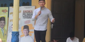 Dikunjungi Andika Hazrumy, Warga Petir Apresiasi Betonisasi Jalan oleh Bupati Tatu